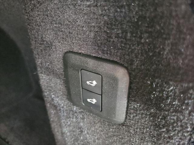 Photo of 2022 Blue Land Rover Range Rover Sport
