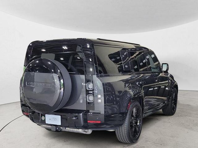 Photo of 2024 Gray Land Rover Defender