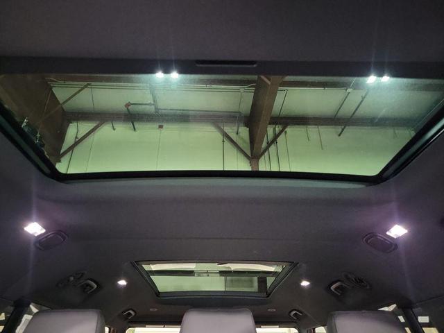 Photo of 2024 Gray Land Rover Defender
