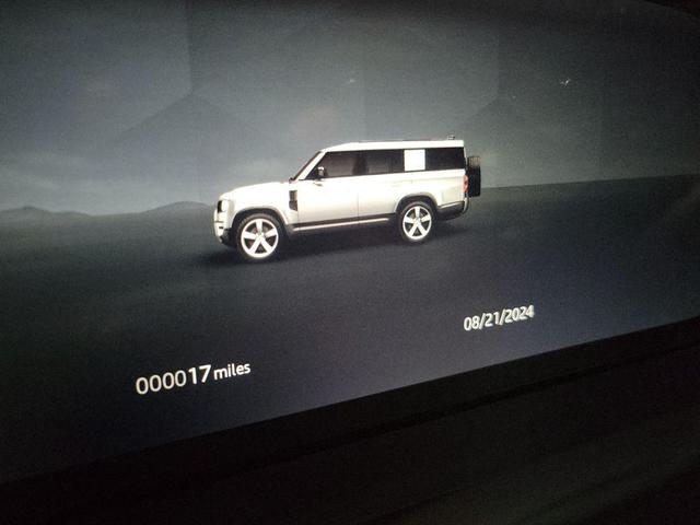Photo of 2024 Gray Land Rover Defender