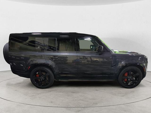 Photo of 2024 Gray Land Rover Defender
