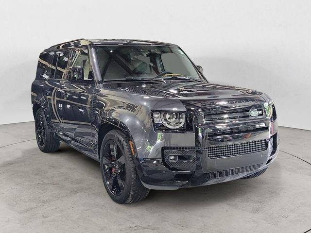 Photo of 2024 Gray Land Rover Defender