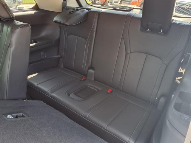 Photo of 2024 Majestic White INFINITI QX60