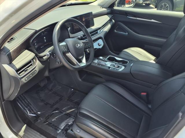 Photo of 2024 Majestic White INFINITI QX60