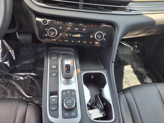 Photo of 2024 Majestic White INFINITI QX60