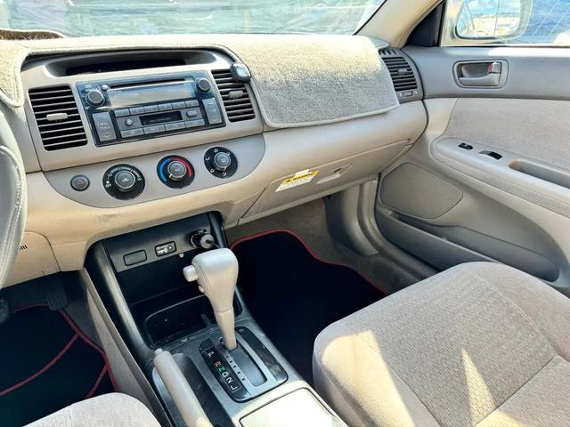 Photo of 2003 Gold Toyota Camry