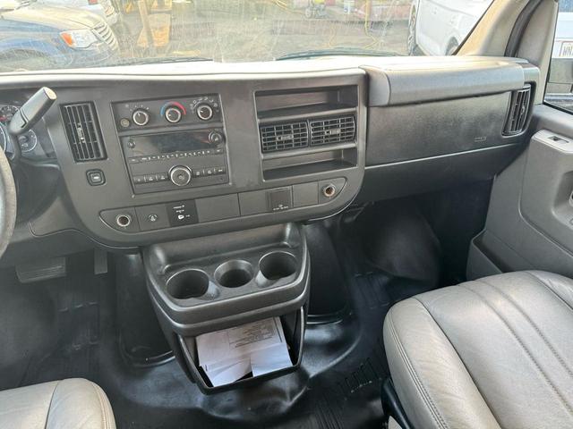 Photo of 2015 Summit White GMC Savana 3500