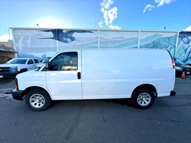 Photo of 2014 Summit White Chevrolet Express 1500