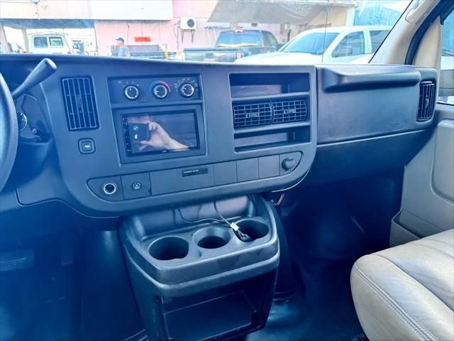 Photo of 2014 Summit White Chevrolet Express 1500
