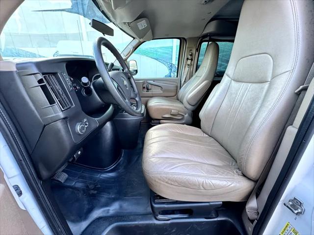 Photo of 2014 Summit White Chevrolet Express 1500