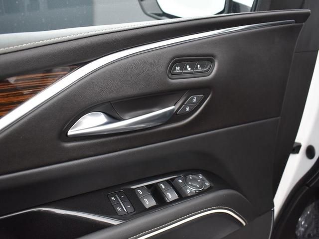 Photo of 2022 Crystal White Tricoat Cadillac Escalade