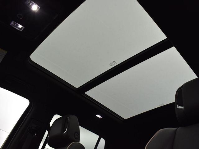 Photo of 2022 Crystal White Tricoat Cadillac Escalade