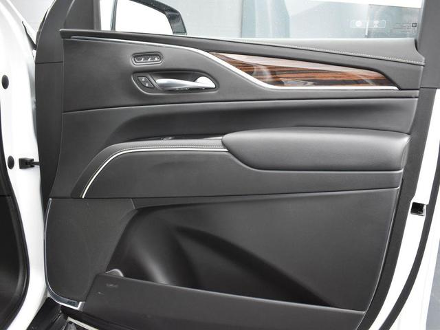 Photo of 2022 Crystal White Tricoat Cadillac Escalade