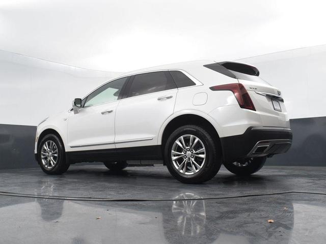 Photo of 2021 Crystal White Tricoat Cadillac XT5