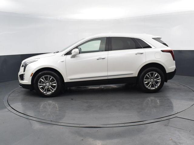 Photo of 2021 Crystal White Tricoat Cadillac XT5