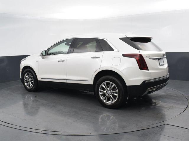 Photo of 2021 Crystal White Tricoat Cadillac XT5