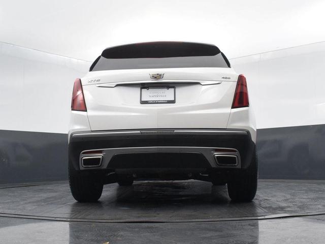 Photo of 2021 Crystal White Tricoat Cadillac XT5