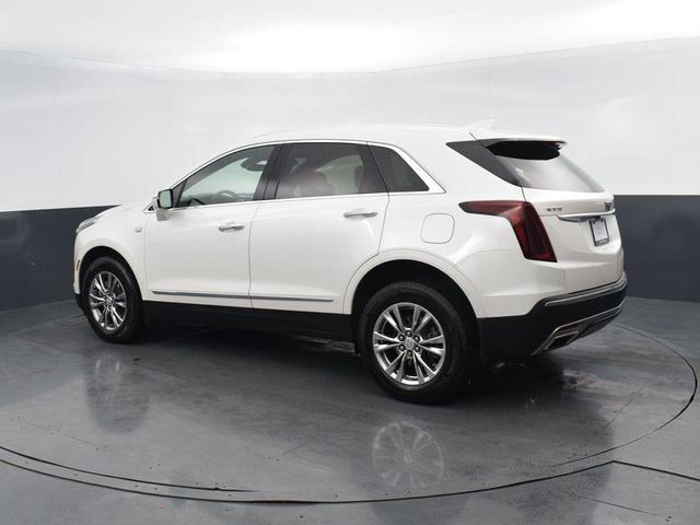 Photo of 2021 Crystal White Tricoat Cadillac XT5