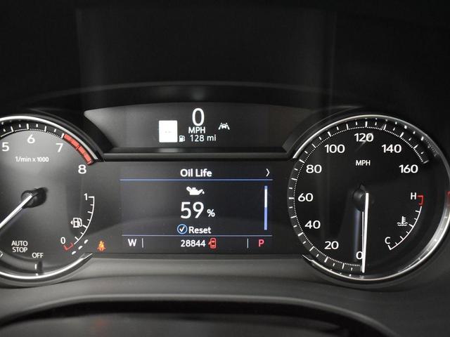 Photo of 2021 Crystal White Tricoat Cadillac XT5
