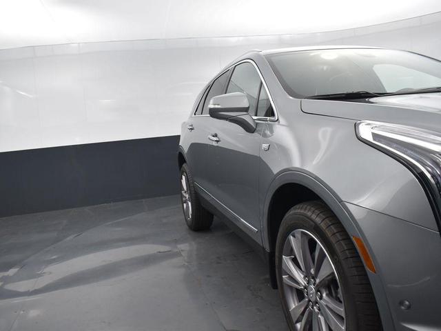 Photo of 2025 Argent Silver Metallic Cadillac XT5