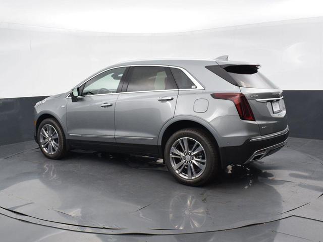 Photo of 2025 Argent Silver Metallic Cadillac XT5