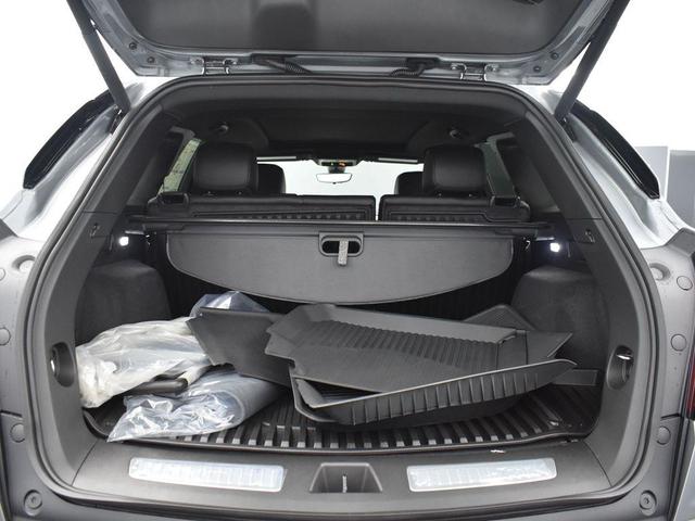 Photo of 2025 Argent Silver Metallic Cadillac XT5