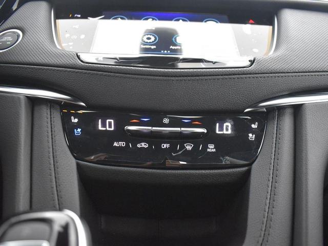 Photo of 2025 Argent Silver Metallic Cadillac XT5