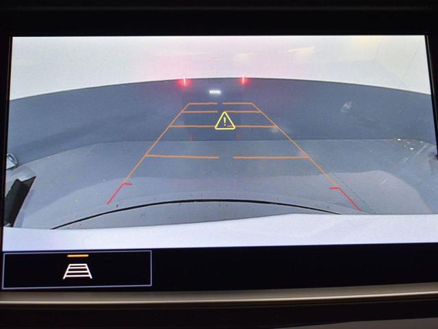 Photo of 2021 Crystal White Tricoat Cadillac XT5