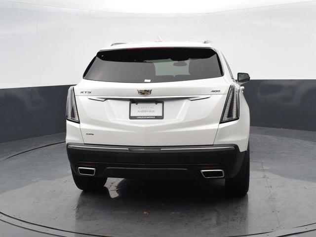 Photo of 2021 Crystal White Tricoat Cadillac XT5