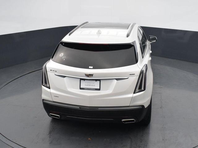 Photo of 2021 Crystal White Tricoat Cadillac XT5