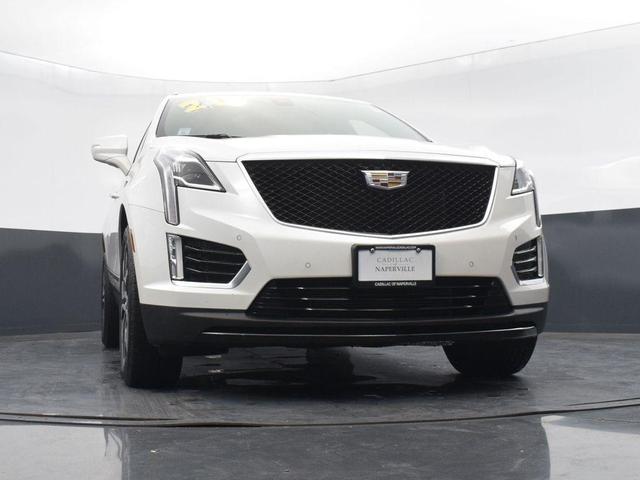 Photo of 2021 Crystal White Tricoat Cadillac XT5