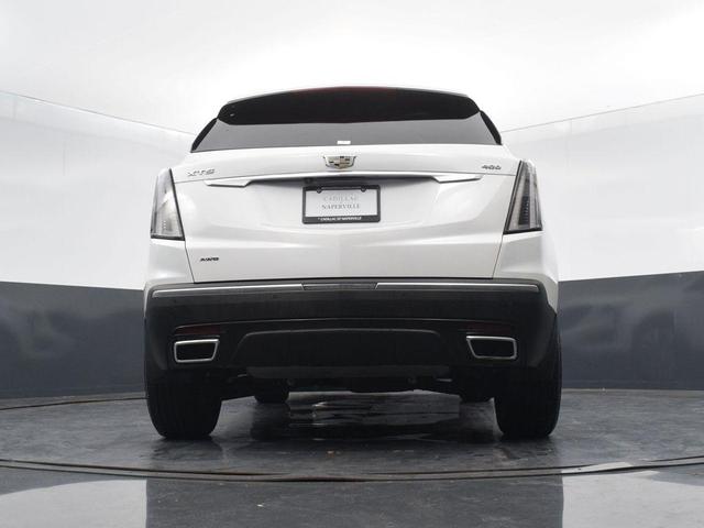 Photo of 2021 Crystal White Tricoat Cadillac XT5