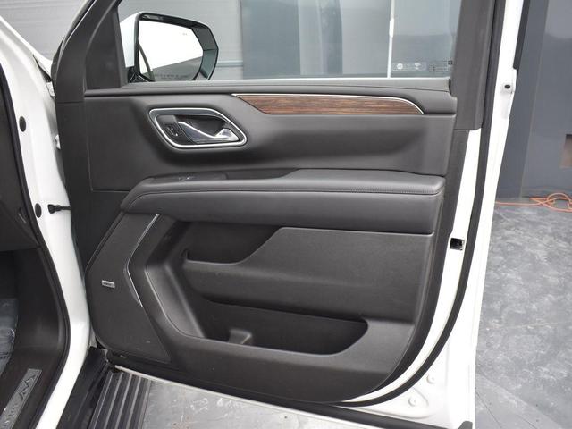 Photo of 2021 Iridescent Pearl Tricoat Chevrolet Tahoe