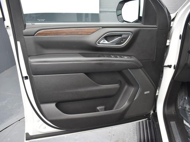 Photo of 2021 Iridescent Pearl Tricoat Chevrolet Tahoe