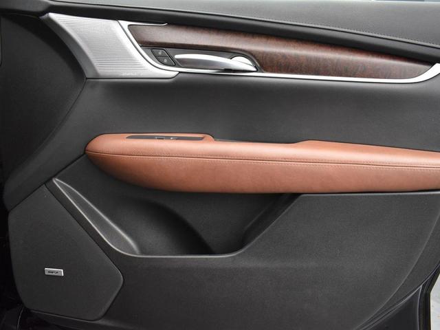 Photo of 2024 Stellar Black Metallic Cadillac XT5