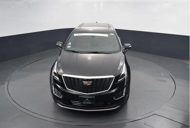 Photo of 2024 Stellar Black Metallic Cadillac XT5