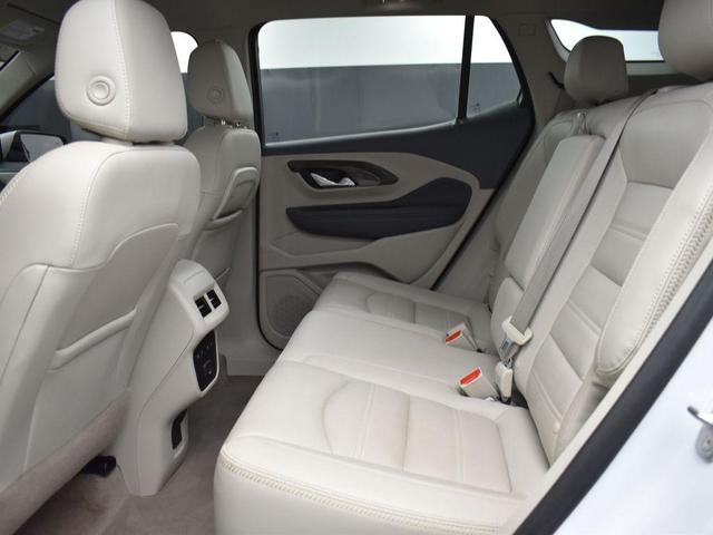 Photo of 2022 White Frost Tricoat GMC Terrain
