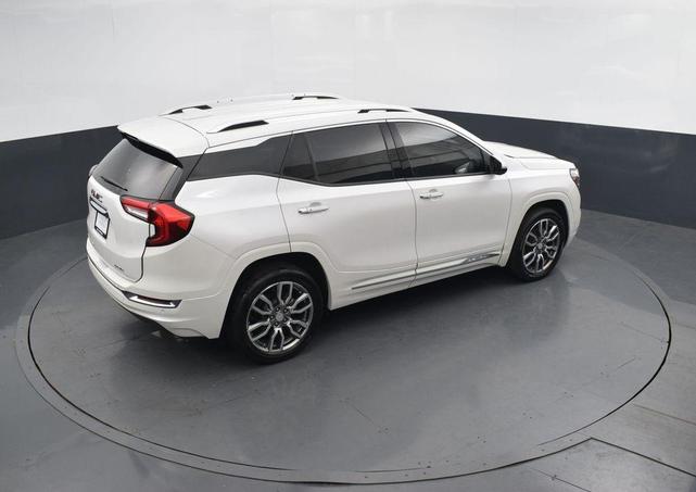 Photo of 2022 White Frost Tricoat GMC Terrain