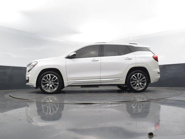 Photo of 2022 White Frost Tricoat GMC Terrain