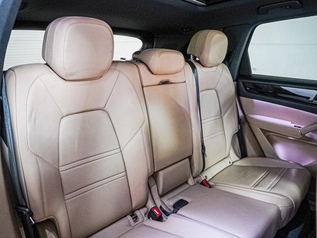 Photo of 2019 Purpurite Porsche Cayenne