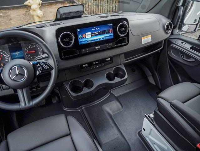 Photo of 2025 Arctic White Mercedes-Benz Sprinter 3500