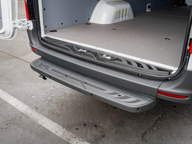 Photo of 2025 Arctic White Mercedes-Benz Sprinter 3500