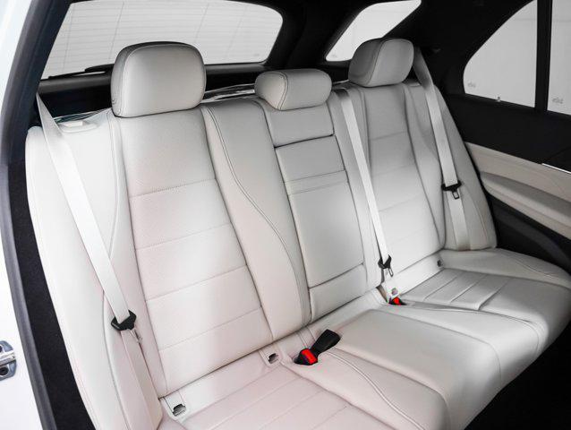 Photo of 2025 Polar White Mercedes-Benz GLE 450
