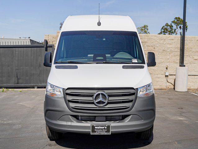 Photo of 2025 Arctic White Mercedes-Benz Sprinter 2500