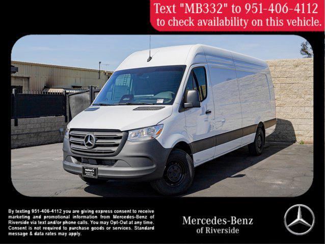 Photo of 2025 Arctic White Mercedes-Benz Sprinter 2500