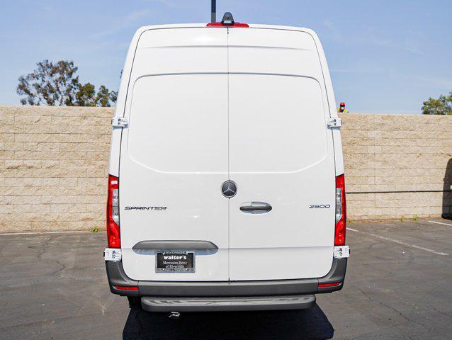 Photo of 2025 Arctic White Mercedes-Benz Sprinter 2500