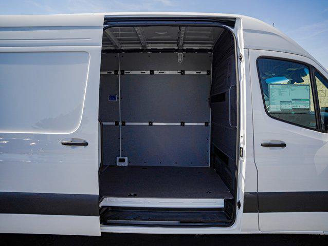 Photo of 2025 Arctic White Mercedes-Benz Sprinter 2500