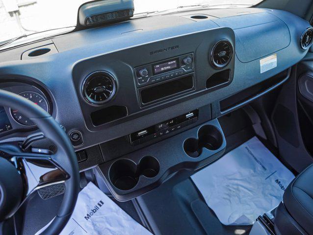 Photo of 2025 Arctic White Mercedes-Benz Sprinter 2500