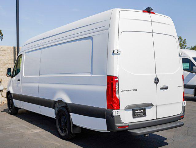 Photo of 2025 Arctic White Mercedes-Benz Sprinter 2500