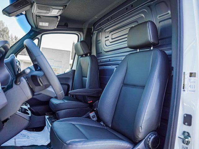 Photo of 2025 Arctic White Mercedes-Benz Sprinter 2500